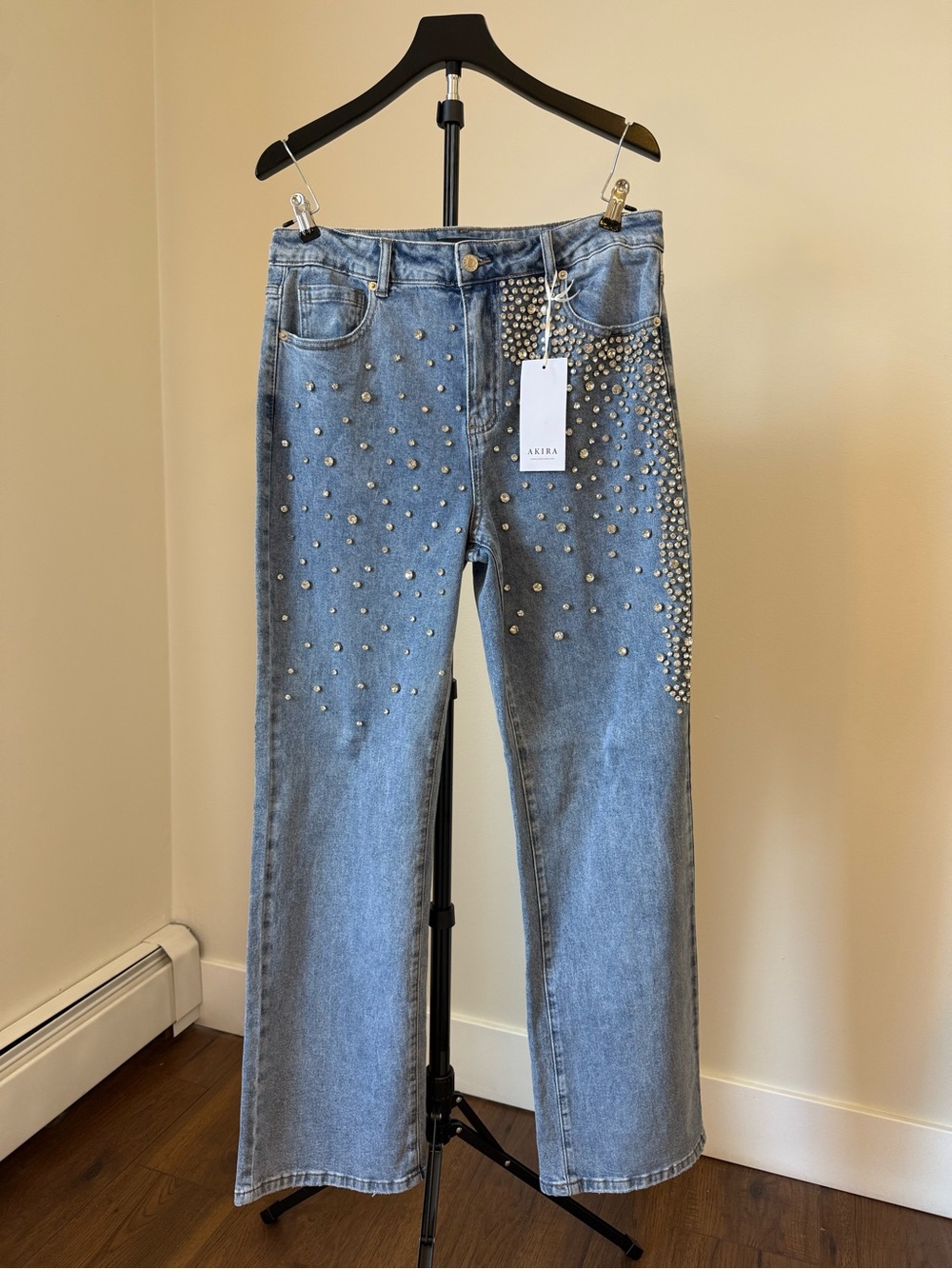 AKIRA Light Blue Studded Straight-Leg Jeans